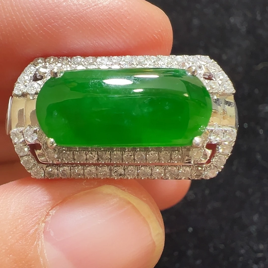 翡翠18K金镶嵌戒指