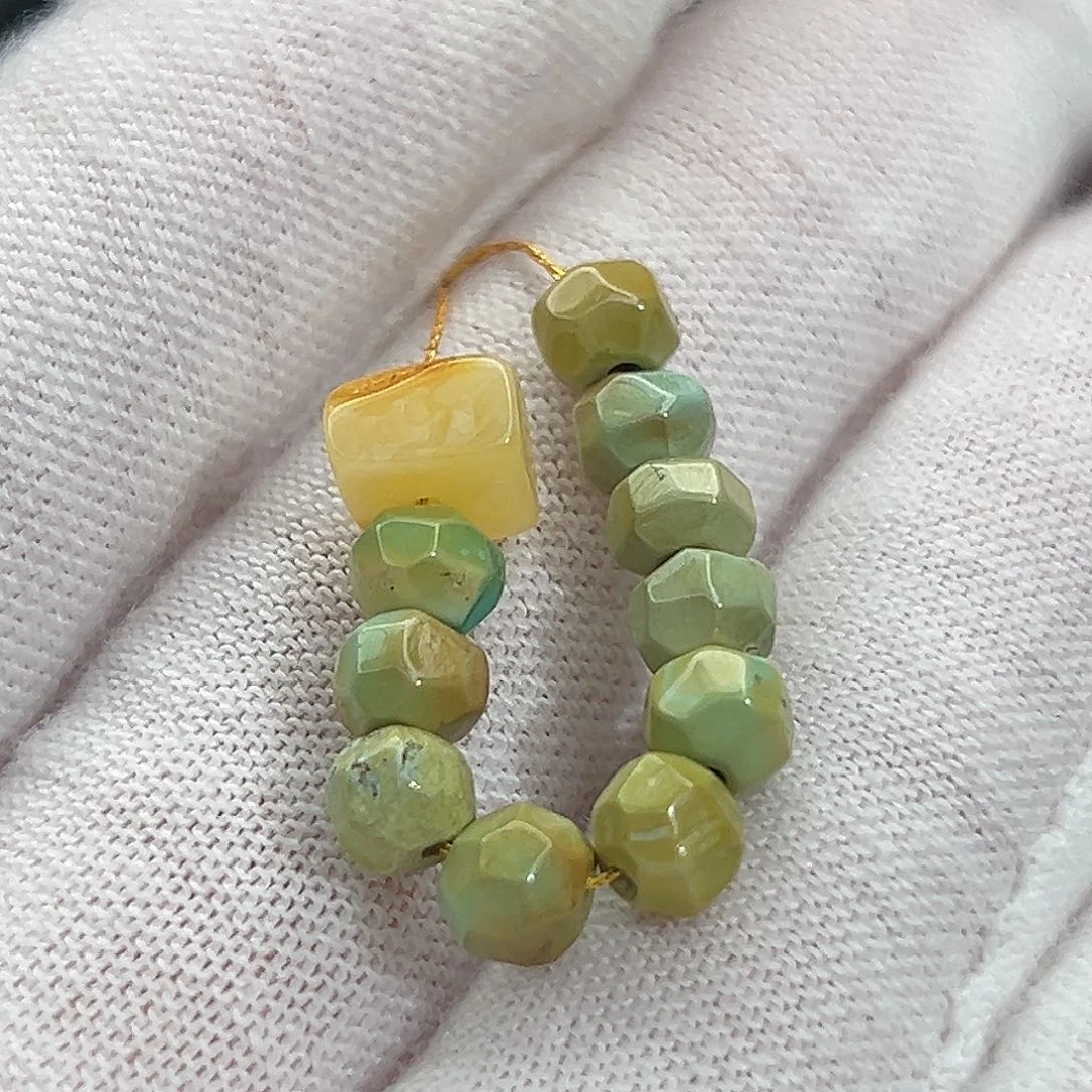 蜜蜡未镶嵌珠宝奇石