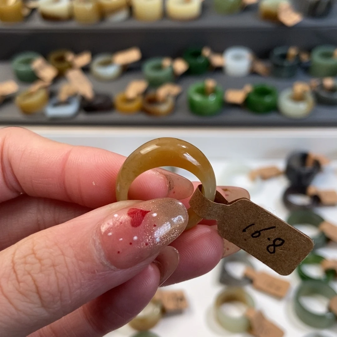 和田玉未镶嵌戒指