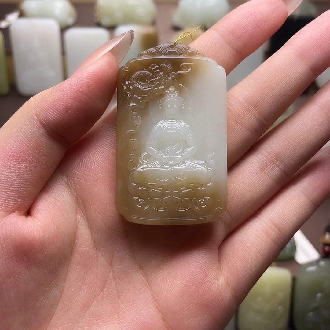 同***木颈饰未镶嵌和田玉