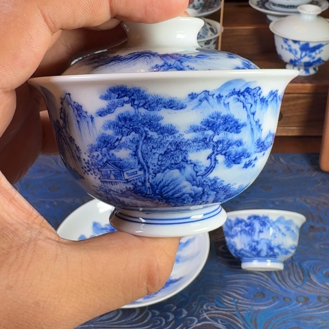 景德镇手工手绘青花山水两才盖碗