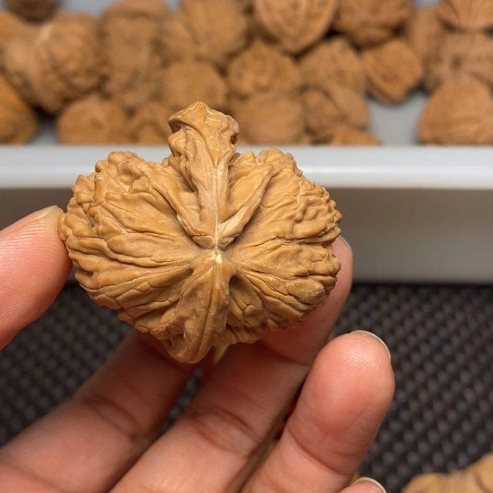 挪***林吊坠文玩核桃文玩核桃异形单只
