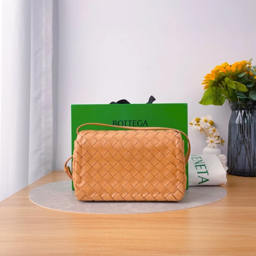 95新 BOTTEGA VENETA/葆蝶家 藕粉色编织单肩包/6191