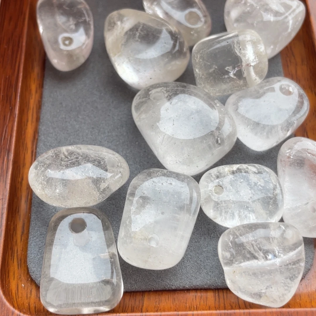 玛瑙/玉髓未镶嵌珠宝半成品天然白水晶吊坠孔透随机发4颗