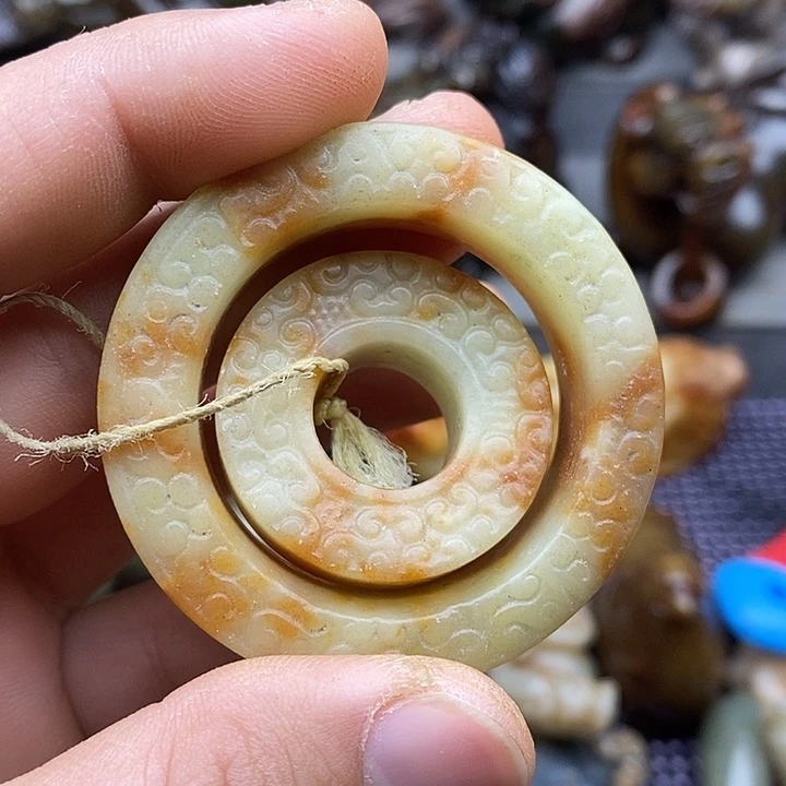 未镶嵌蛇纹石玉颈饰