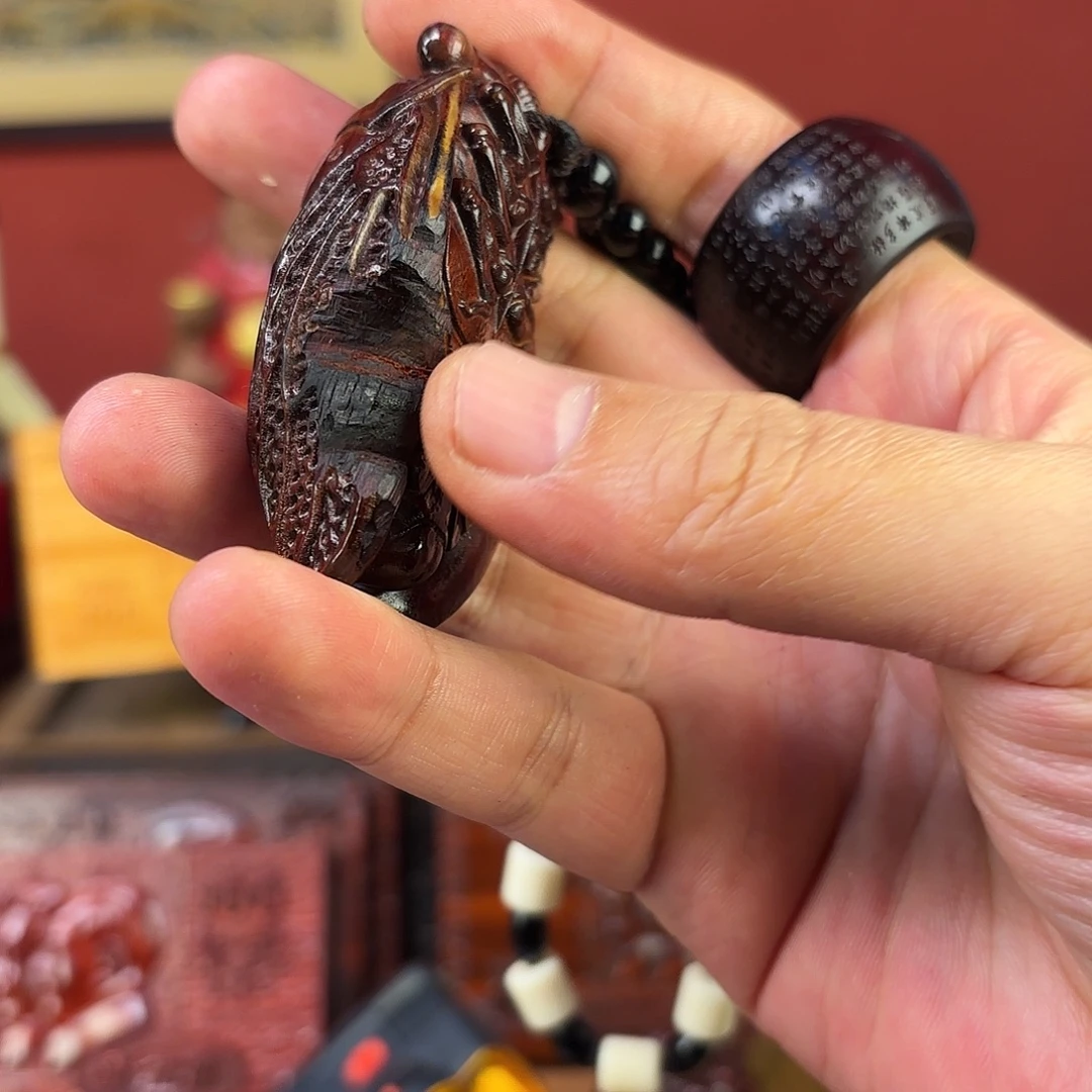 檀香紫檀（小叶紫檀）蝉