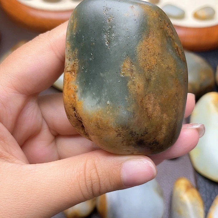 和田玉未镶嵌颈饰40