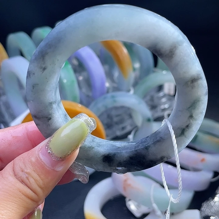 未镶嵌翡翠手镯定制翡翠
