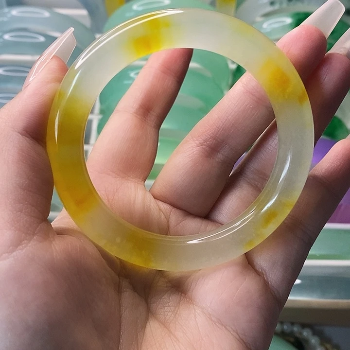 未镶嵌手镯石英质玉