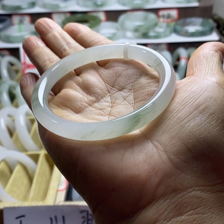 石英质玉（金丝玉）未镶嵌手镯