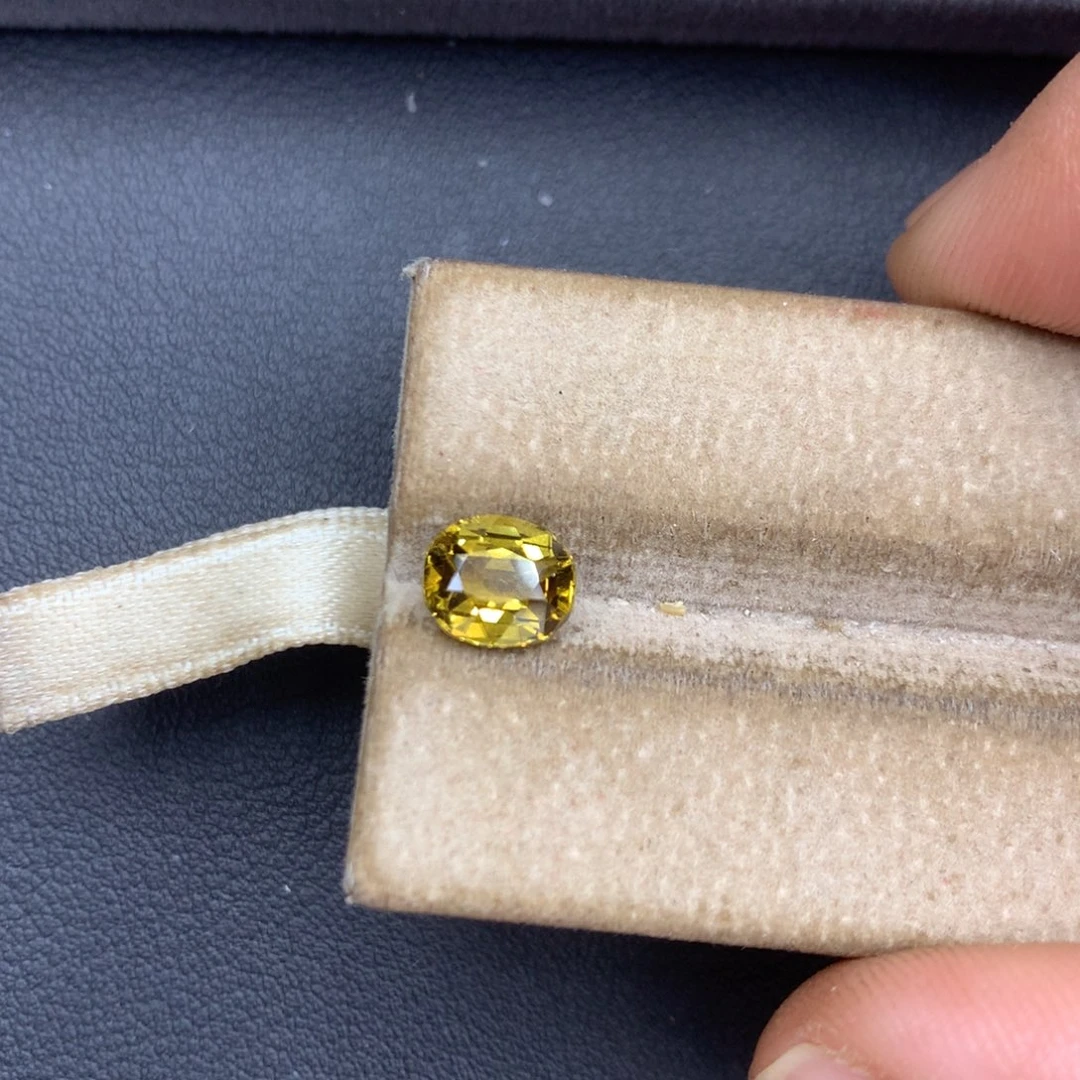 裸石金绿宝石2ct全净