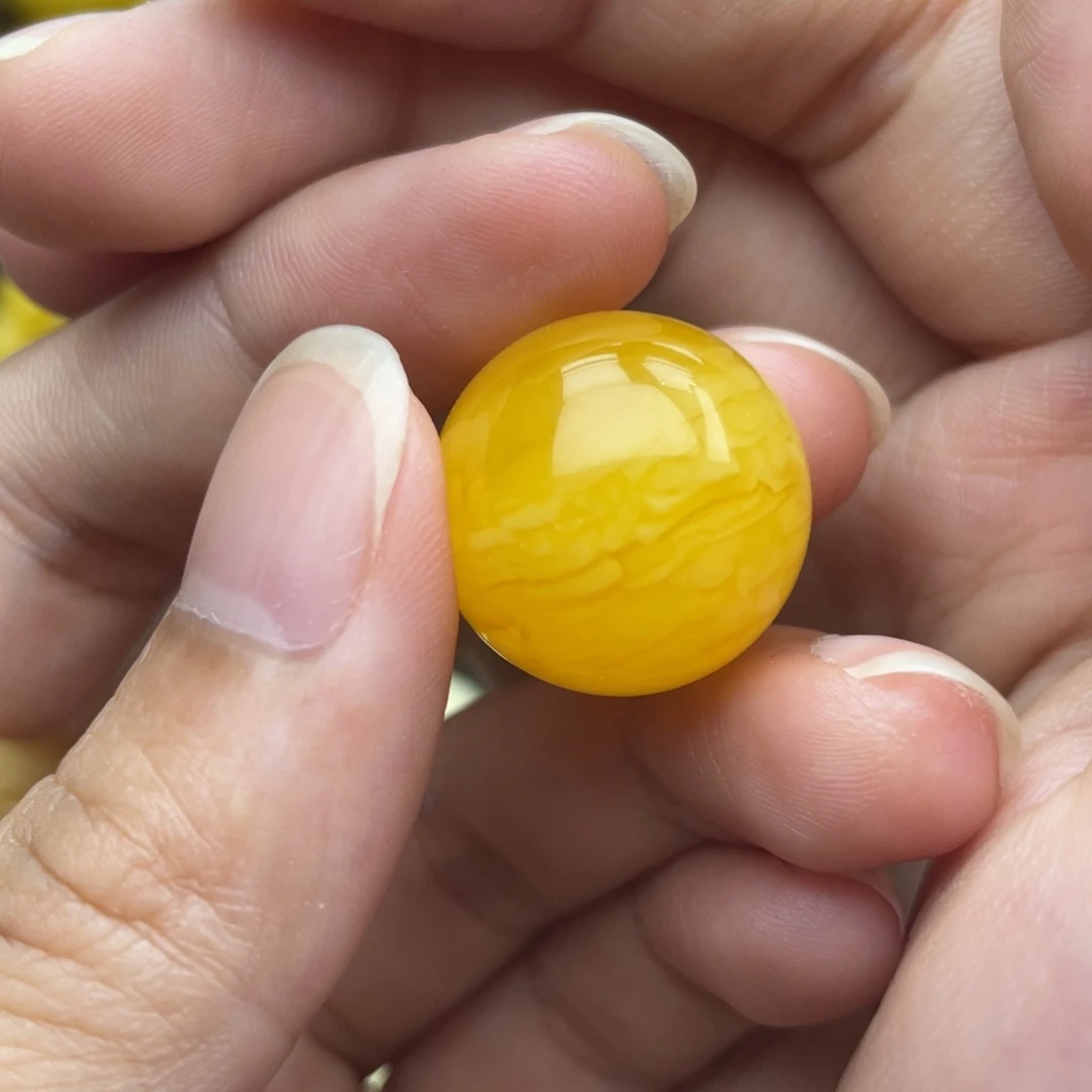 琥珀未镶嵌颈饰鸡油红虎皮纹