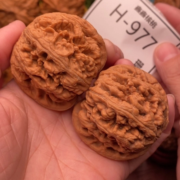 把件桃核粗筋45…..