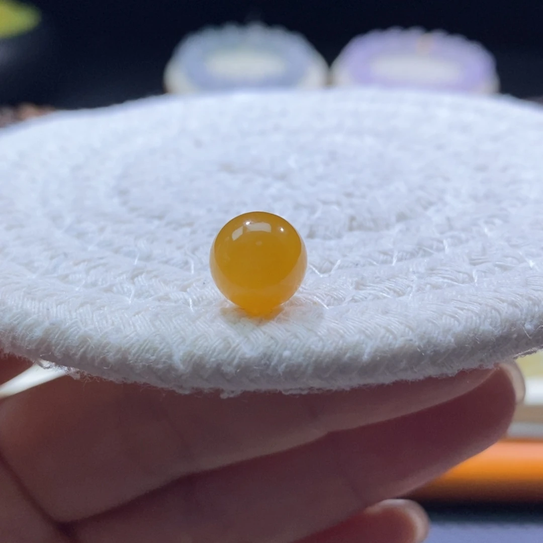 颈饰未镶嵌翡翠满黄翡卡10mm