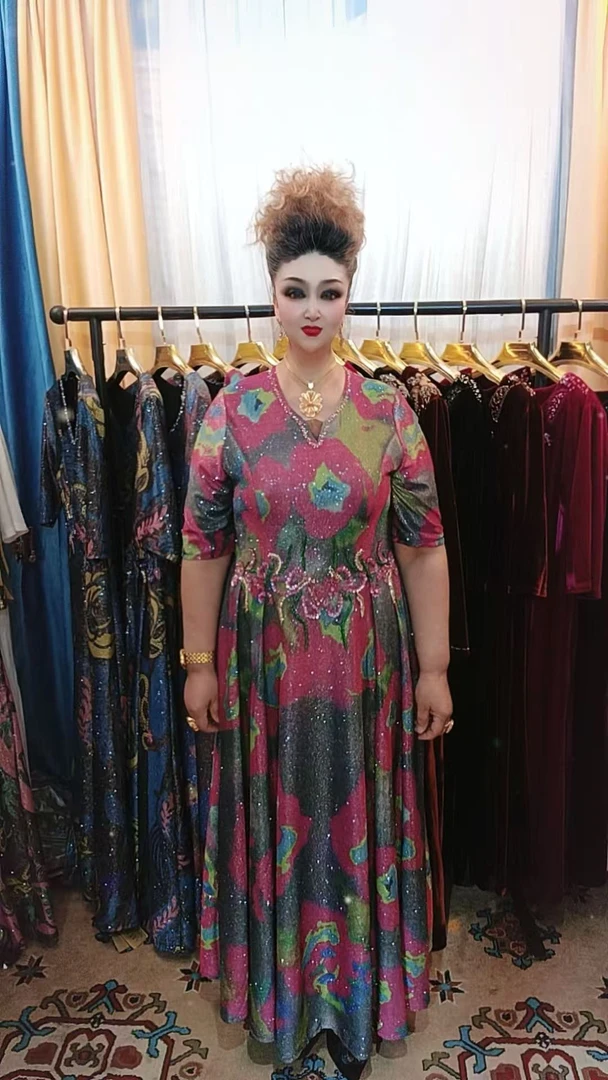 时尚女士连衣裙网红显瘦妈妈装