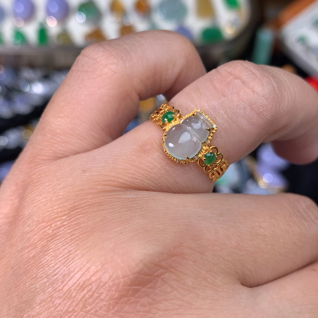 翡翠戒指18K金镶嵌葫芦戒指