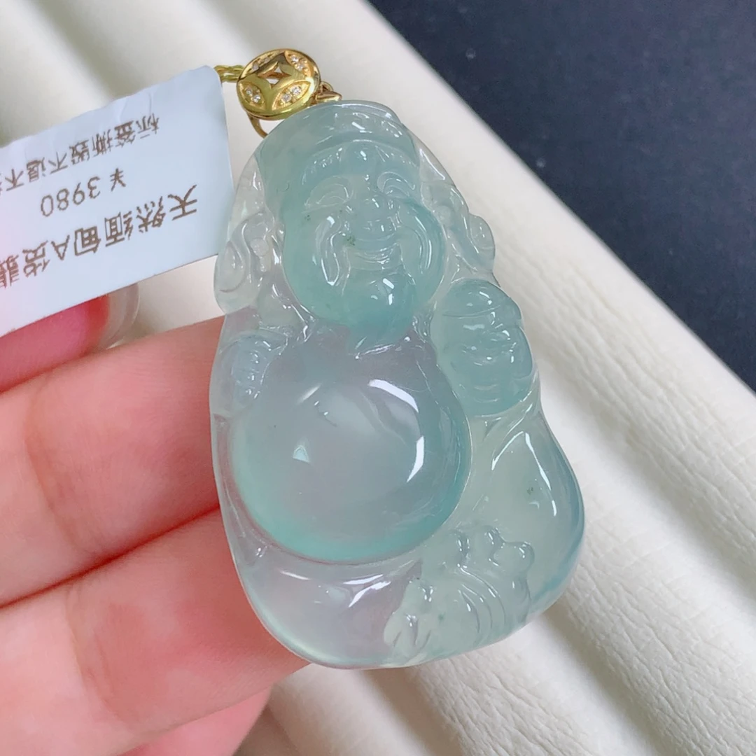 翡翠18K金镶嵌颈饰财神