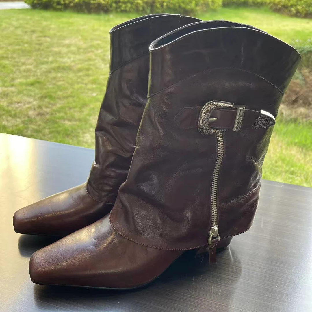 时尚女靴尖头粗跟韩版中靴