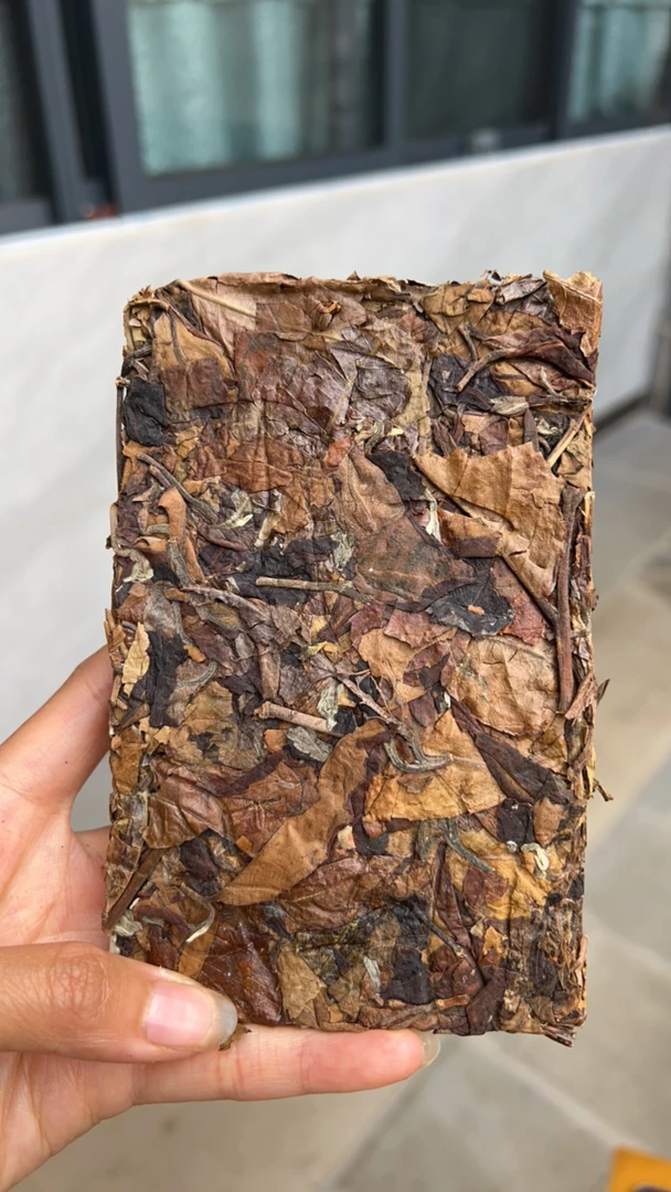 云南荒山老白茶砖