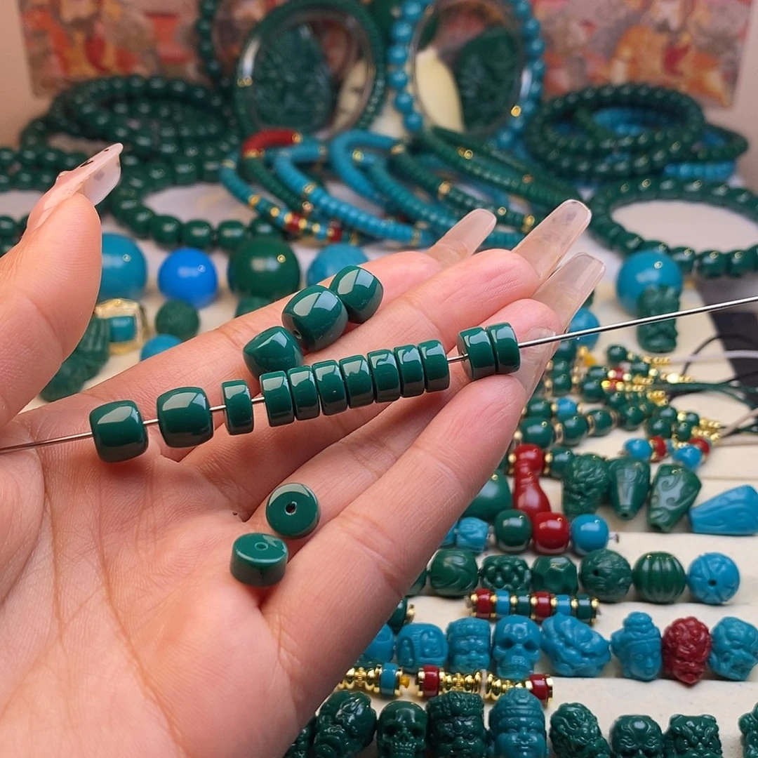 颈饰琉璃山****—直切卡9四颗卡10一颗卡8药片12颗