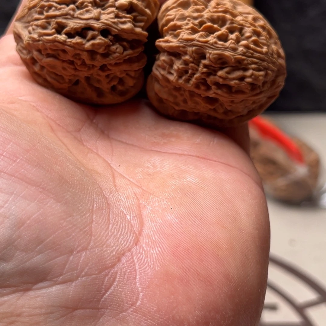 ****广文玩核桃把件南疆40有黄