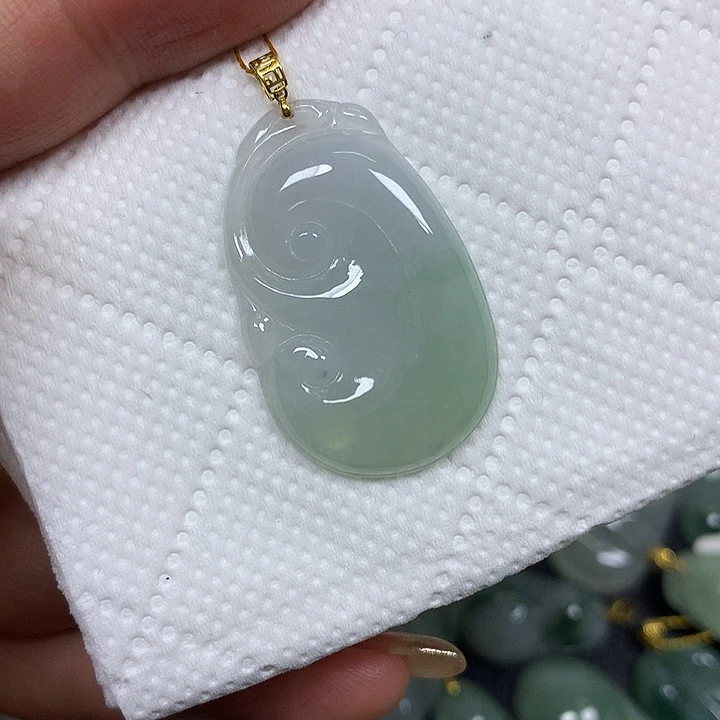 翡翠未镶嵌颈饰挂件