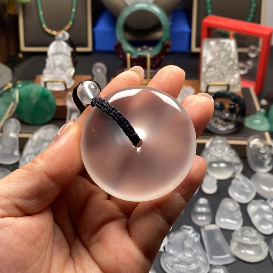 云***8石英质玉未镶嵌颈饰