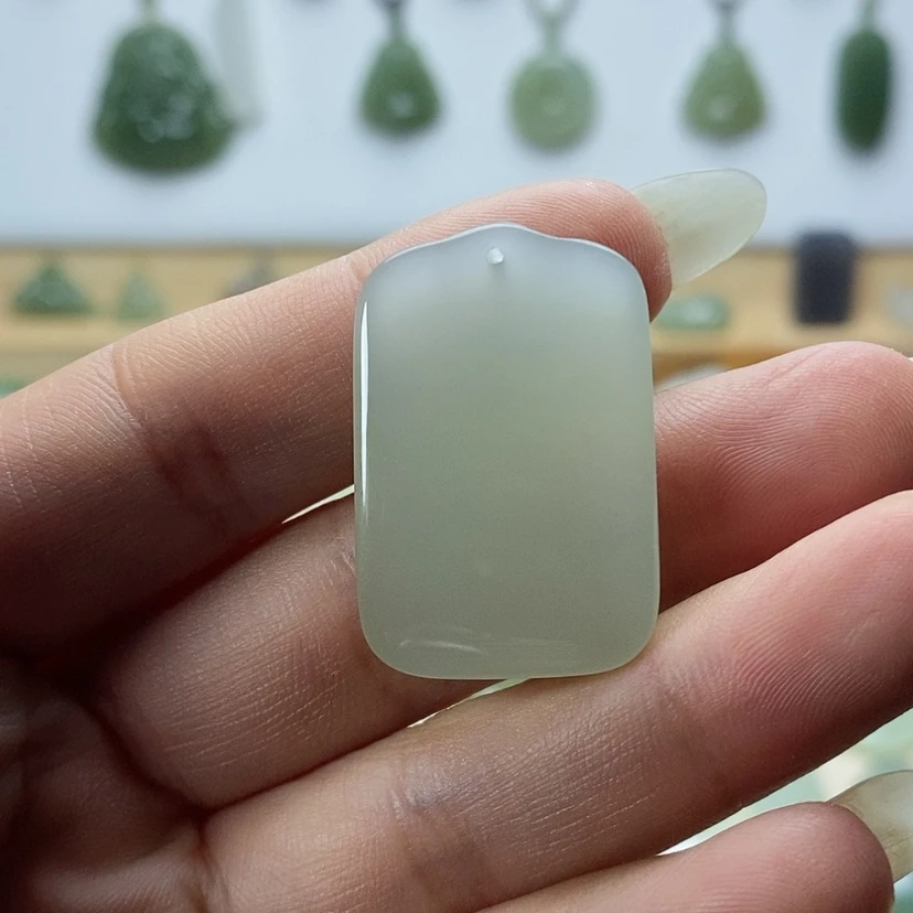 【闪购商品】颈饰未镶嵌和田玉