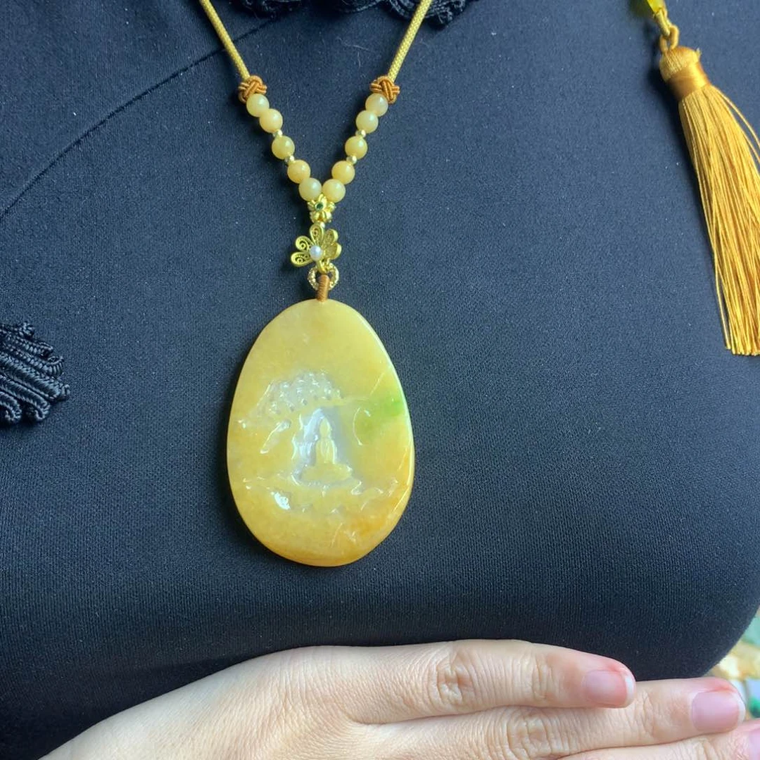 翡翠颈饰未镶嵌翡翠