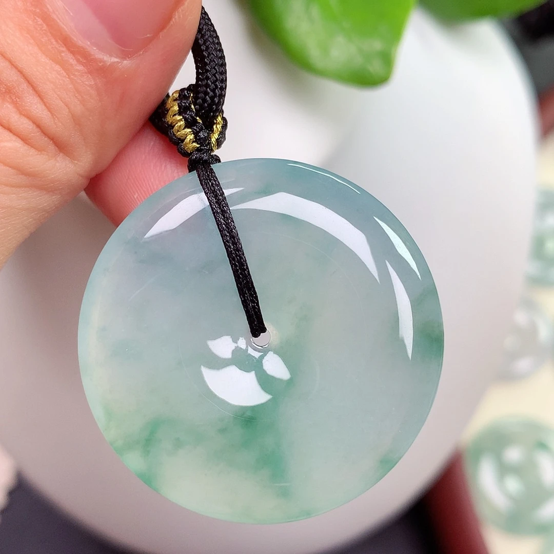 翡翠未镶嵌颈饰平安扣 35x6.0mm