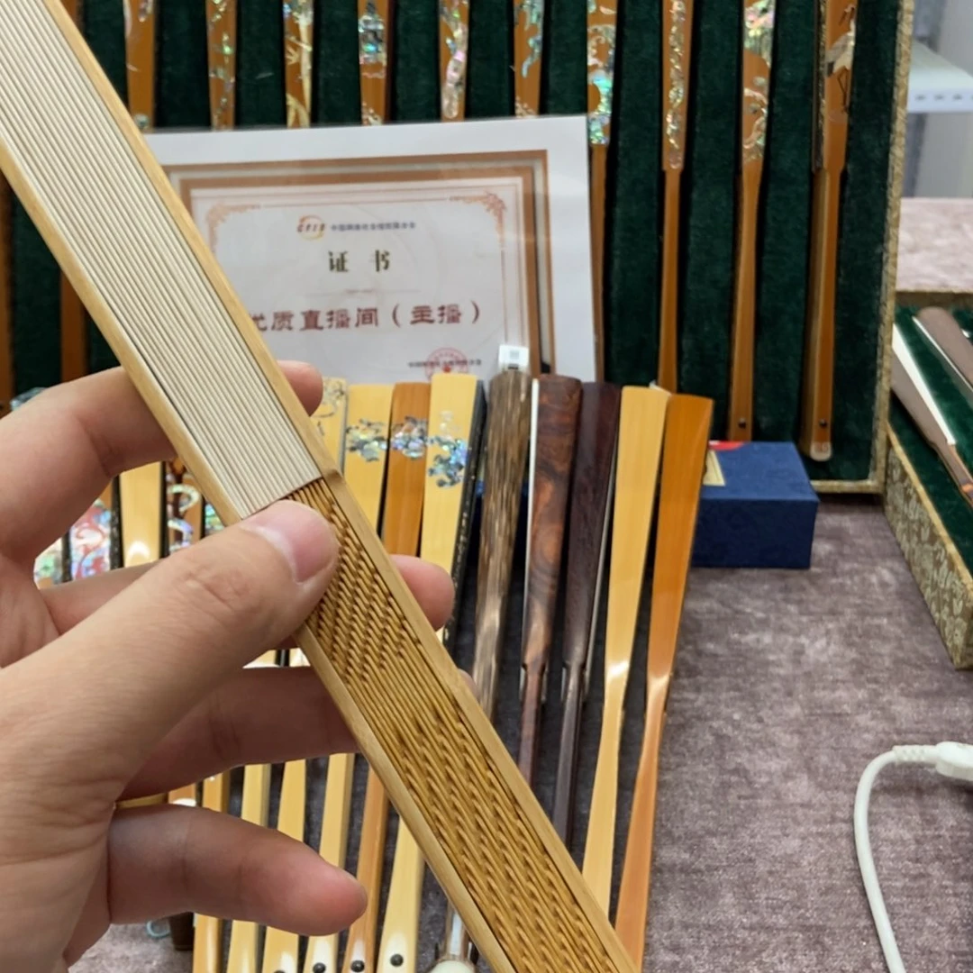 扇子手工制作工艺精湛