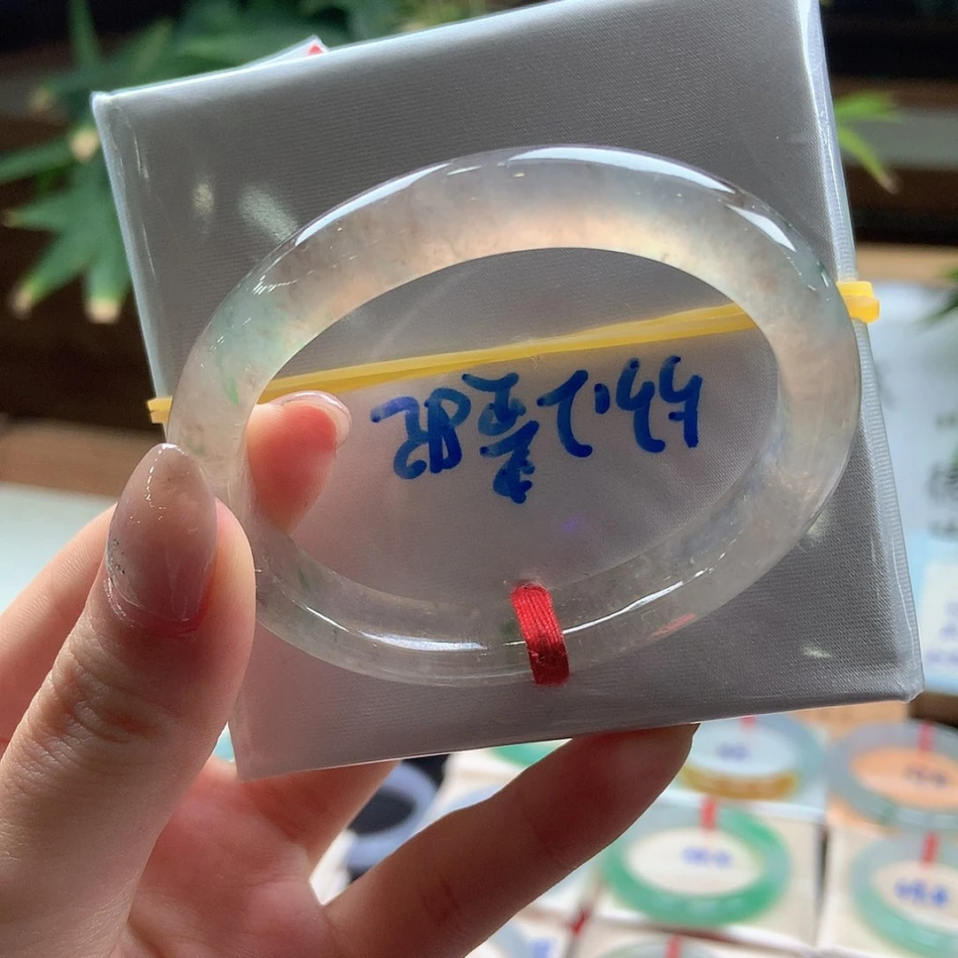 翡翠未镶嵌手镯咖啡色炸光贵妃68号