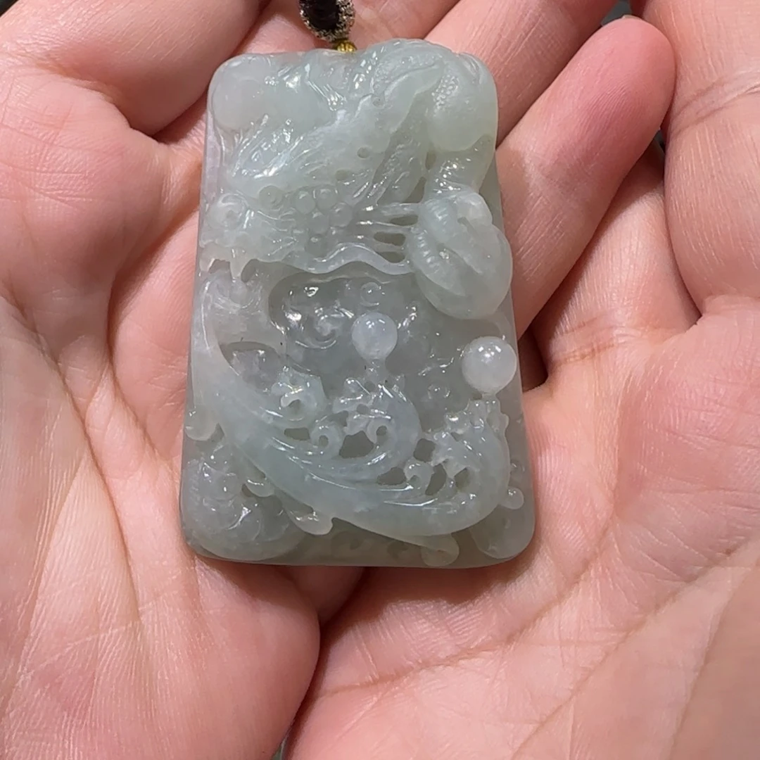 翡翠未镶嵌颈饰。。。。