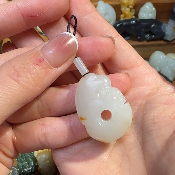 海***哥和田玉未镶嵌颈饰