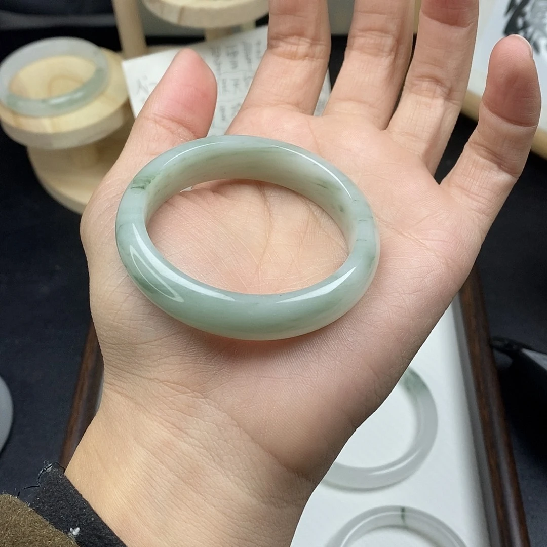 石英质玉未镶嵌手镯