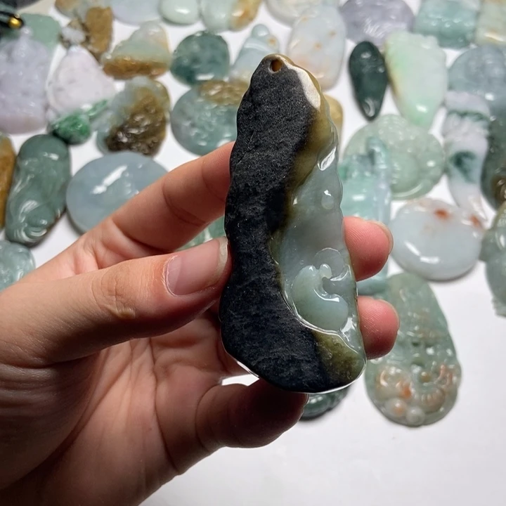 ****了翡翠未镶嵌颈饰悟道