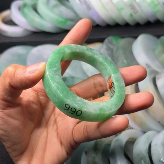 定制翡翠未镶嵌手镯