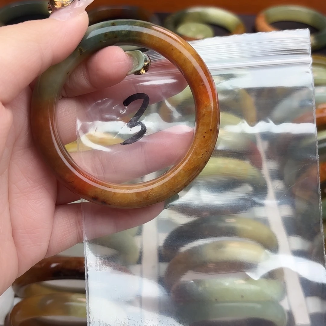 蒲***英蛇纹石玉未镶嵌手镯