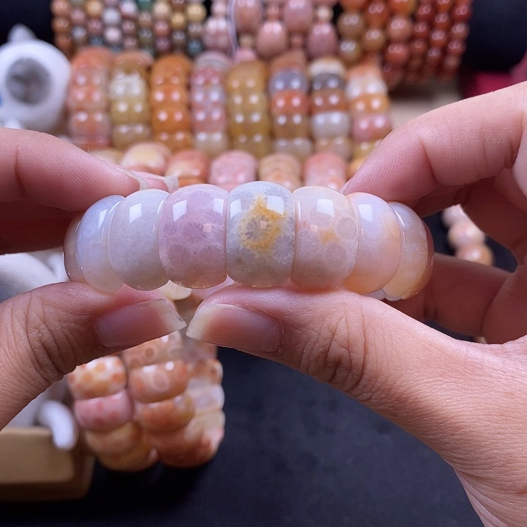 盼***拉硅化珊瑚（珊瑚玉）手牌未镶嵌