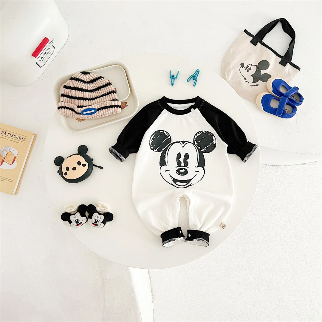 0一3个月婴儿哈衣春装男女宝宝按扣卡通米老鼠连体衣新生儿爬服潮