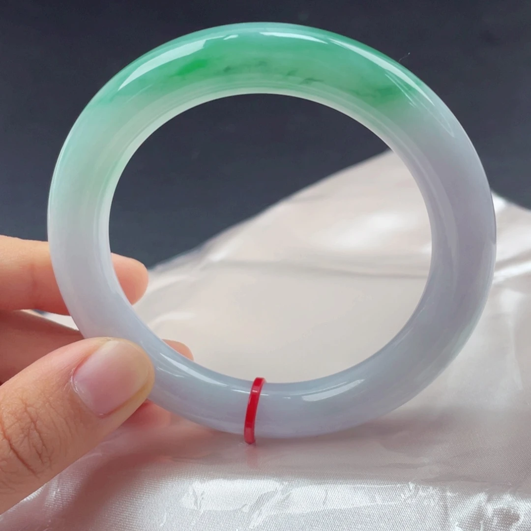 翡翠未镶嵌手镯（圆镯）59圈