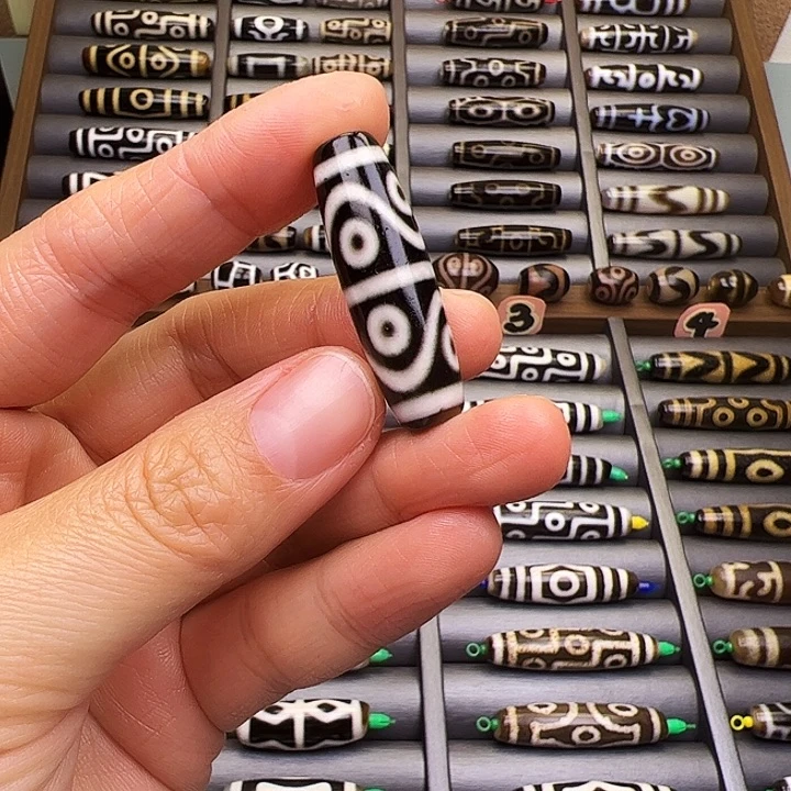 拉***呱玛瑙/玉髓未镶嵌颈饰