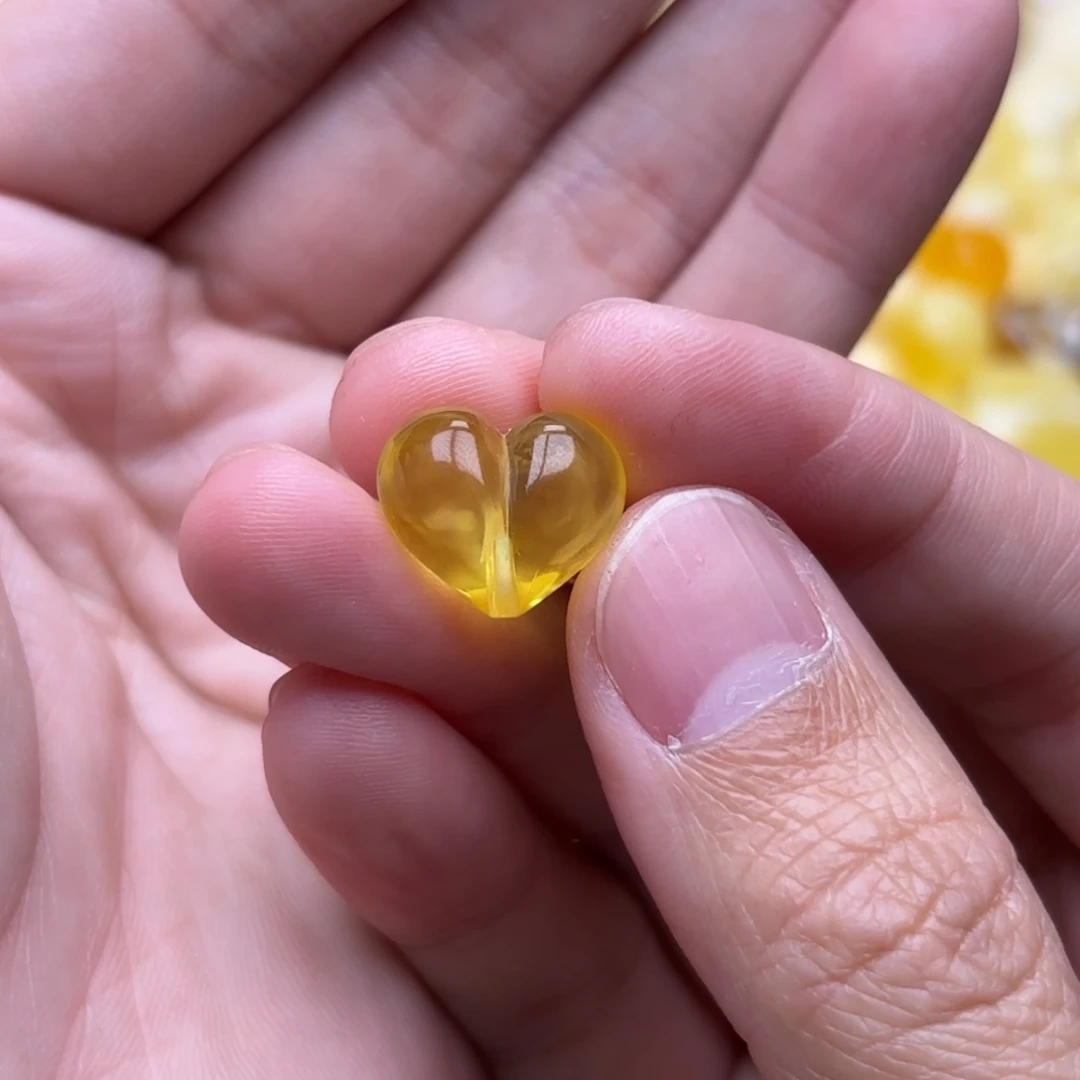 琥珀未镶嵌裸石13