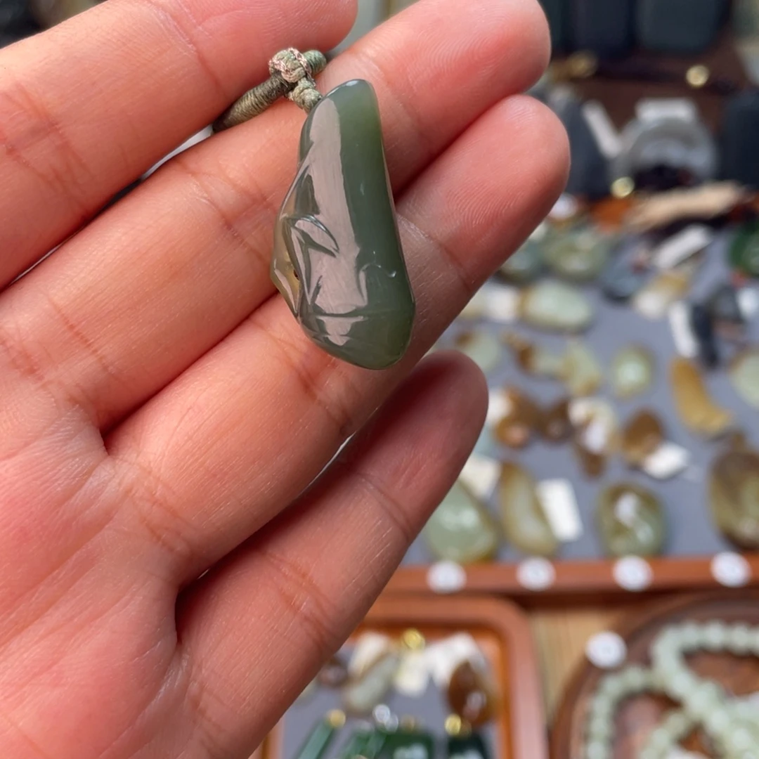 颈饰未镶嵌和田玉