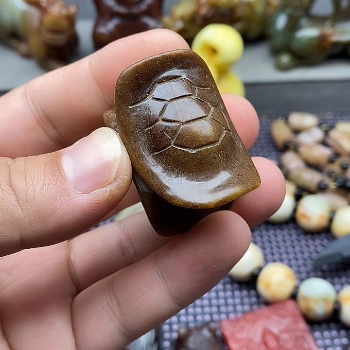 未镶嵌蛇纹石玉颈饰