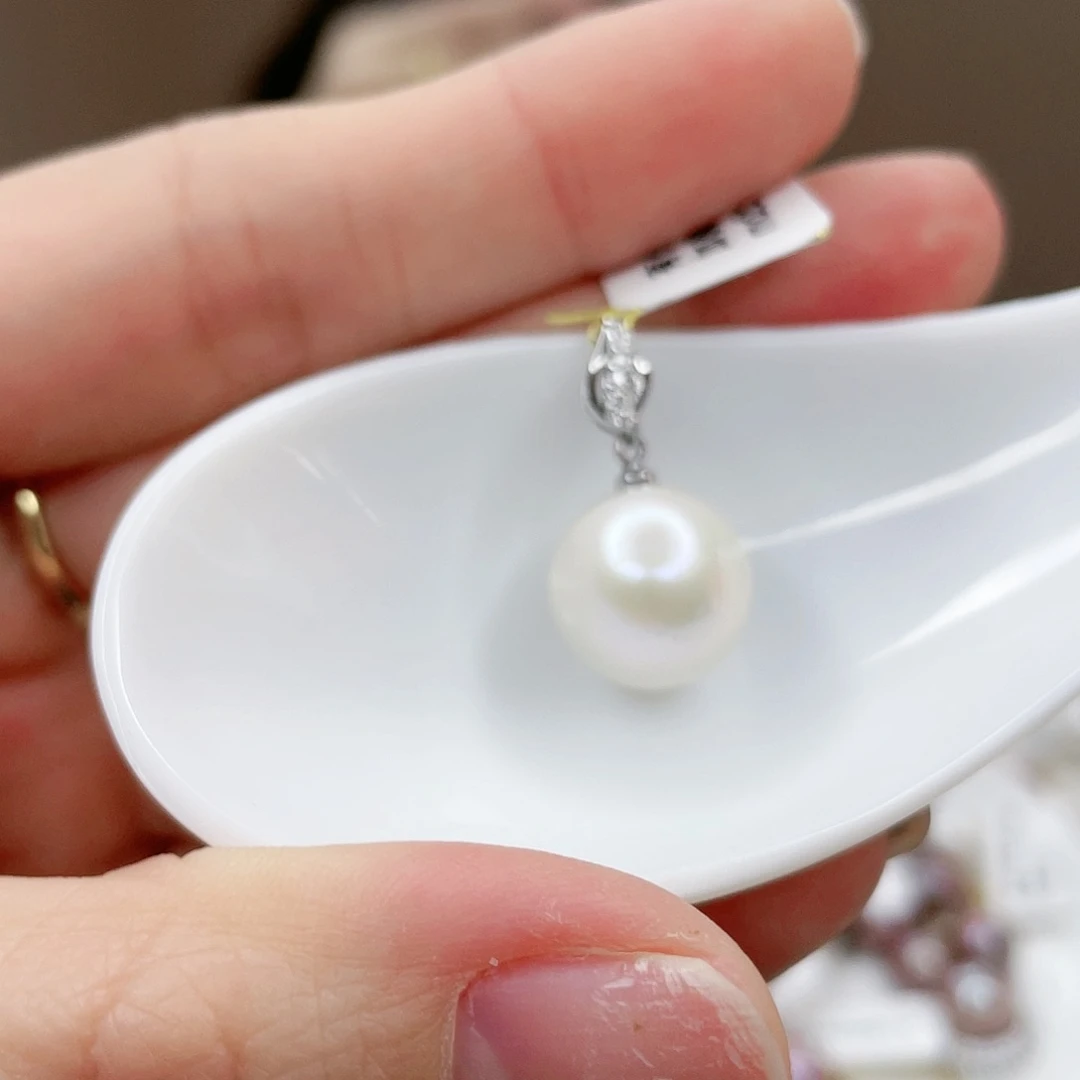 淡水珍珠吊坠(赠链)未镶嵌