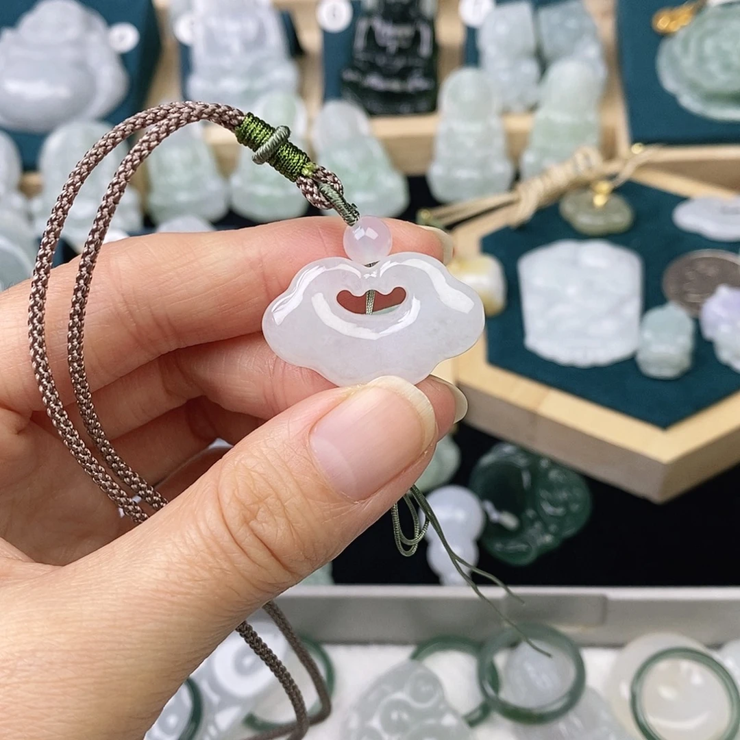 翡翠未镶嵌颈饰锁