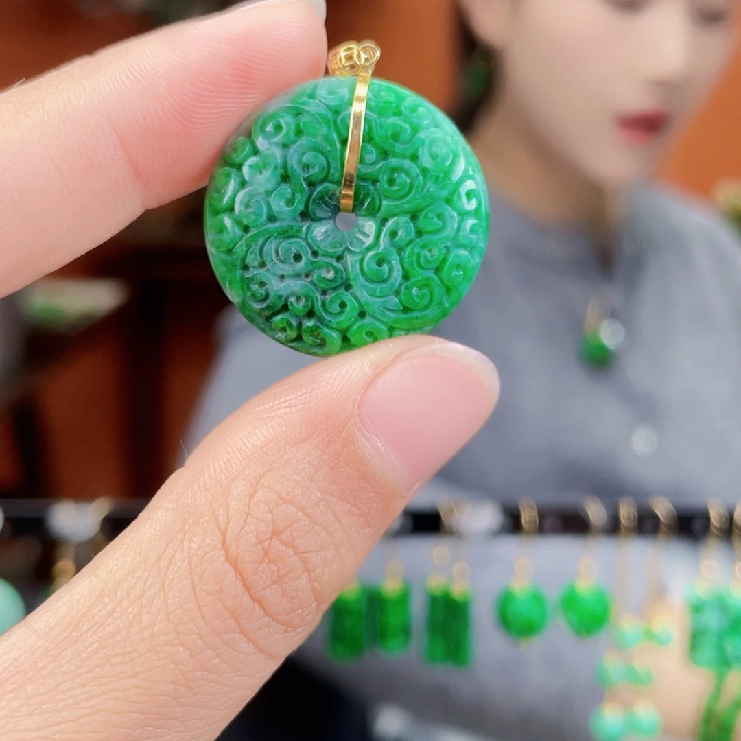 翡翠18K金镶嵌耳饰