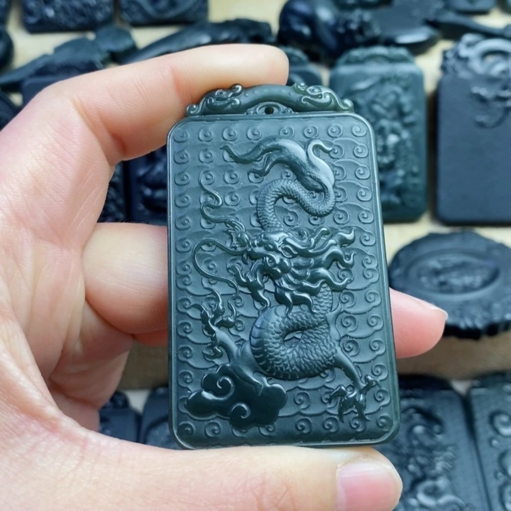 和田玉（青玉）颈饰未镶嵌双面雕刻