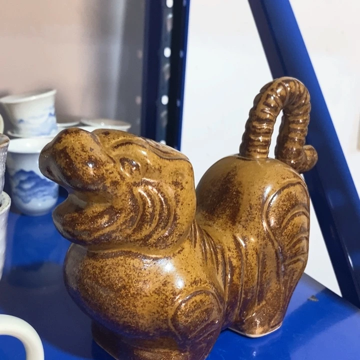 瓷片窑变黄金釉老虎摆件